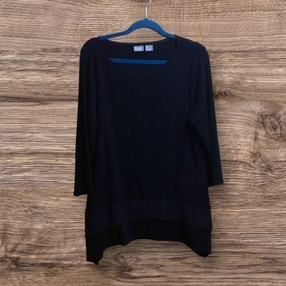 Chicos Travelers 1 black 3/4 sleeve ruffle bottom tunic Medium. Stretch